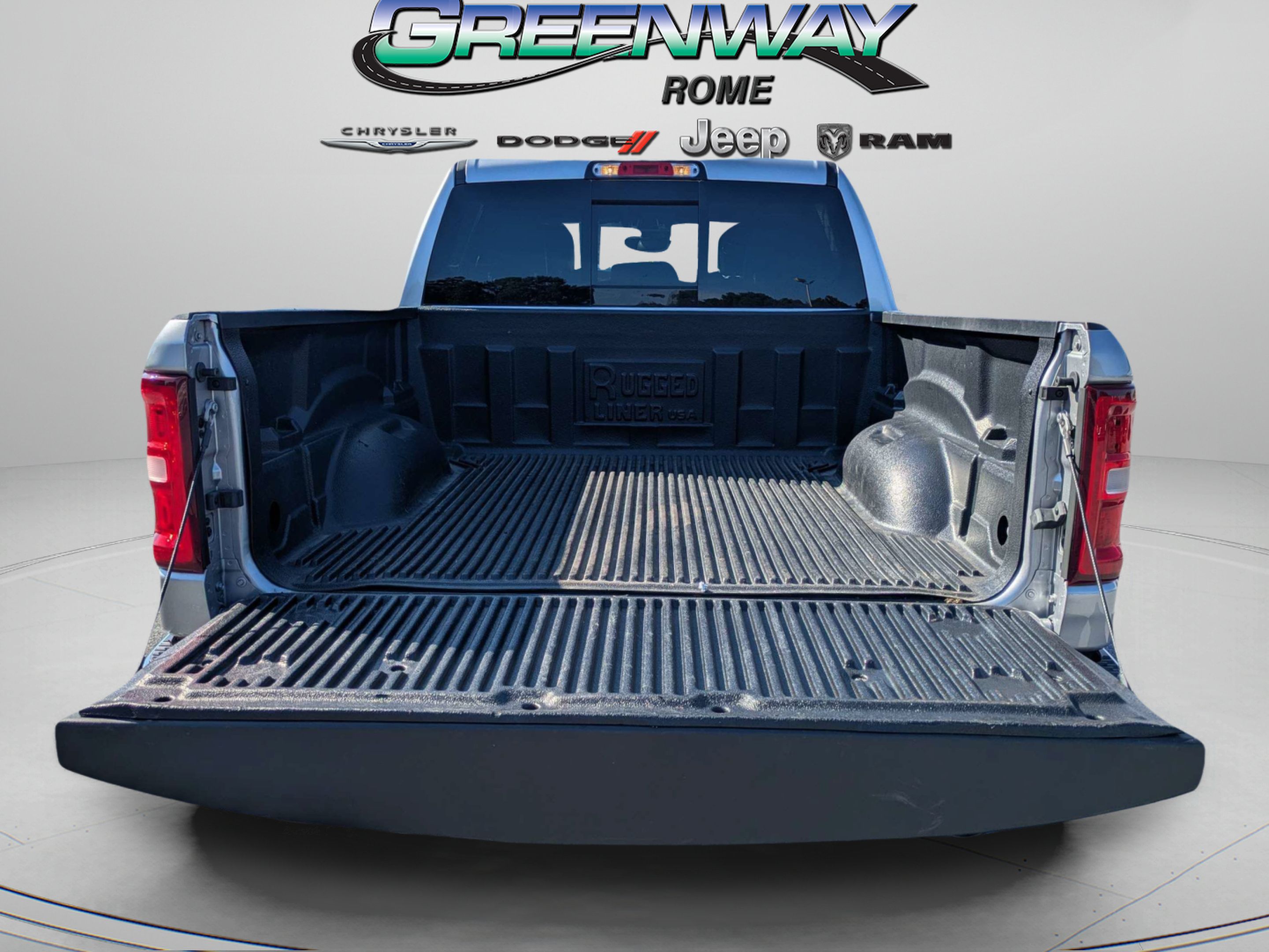 Used 2026 RAM 1500 Laramie AWD/4WD image 9