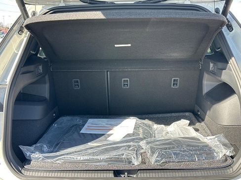 New 2026 Volkswagen Tiguan SEL R-Line image 4