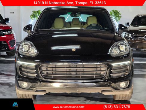 Used 2018 Porsche Cayenne Platinum Edition w/ Premium Package image 4