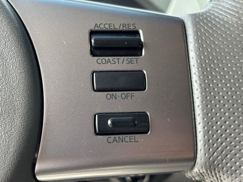 Used 2011 Nissan Frontier SL AWD/4WD image 22