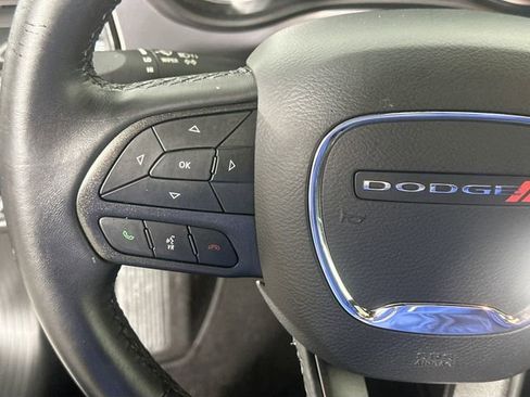 Used 2022 Dodge Challenger SXT w/ Driver Convenience Group image 22