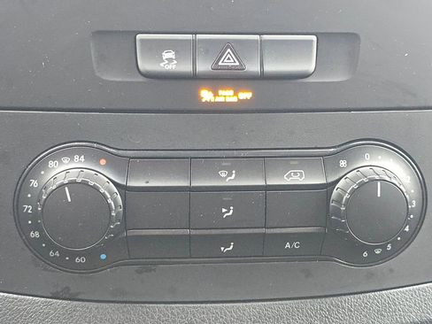 Used 2023 Mercedes-Benz Metris image 27