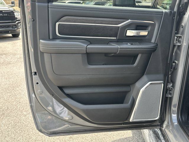 New 2026 RAM 3500 Laramie AWD/4WD image 21