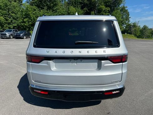 Used 2022 Jeep Wagoneer Series III w/ Premium Group I AWD/4WD image 4