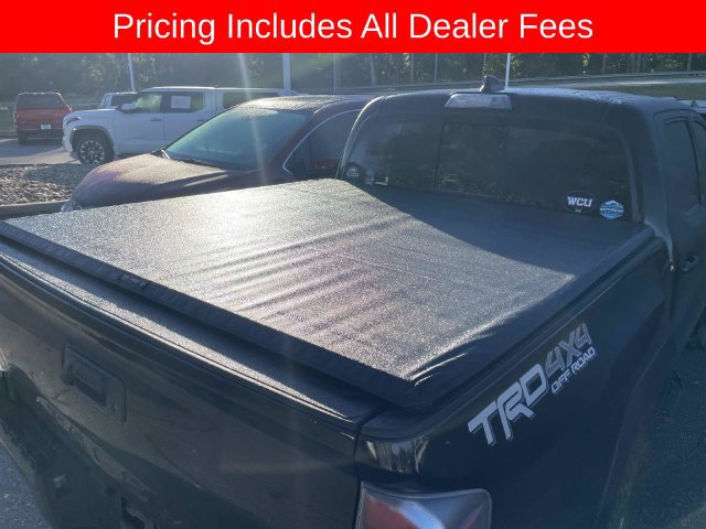 Used 2021 Toyota Tacoma TRD Off-Road w/ Technology Package AWD/4WD image 9