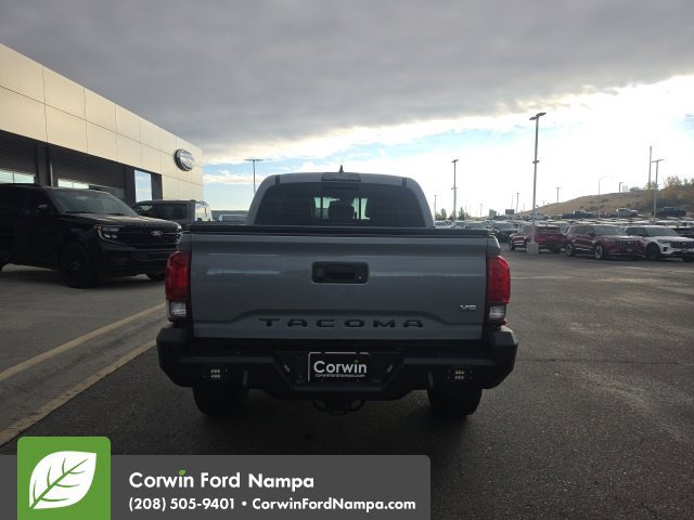 Used 2019 Toyota Tacoma TRD Off-Road AWD/4WD image 6