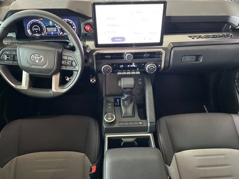 Used 2025 Toyota Tacoma TRD Sport RWD image 12
