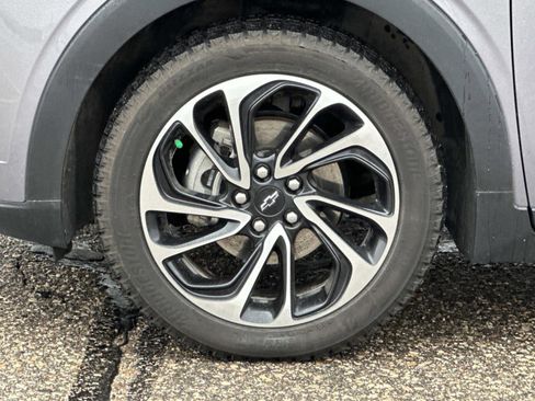 Used 2023 Chevrolet Bolt EUV Premier w/ Sun & Sound Package image 8