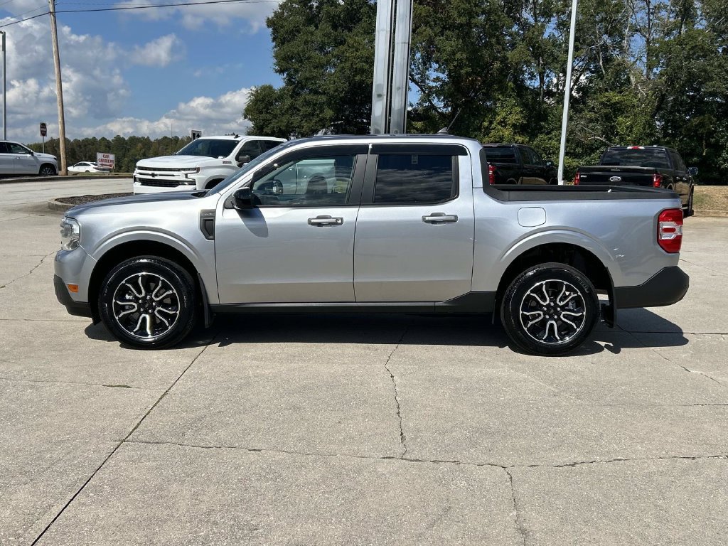 Used 2024 Ford Maverick Lariat FWD image 2