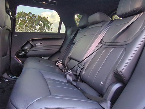 New 2025 Land Rover Range Rover Sport SE image 23