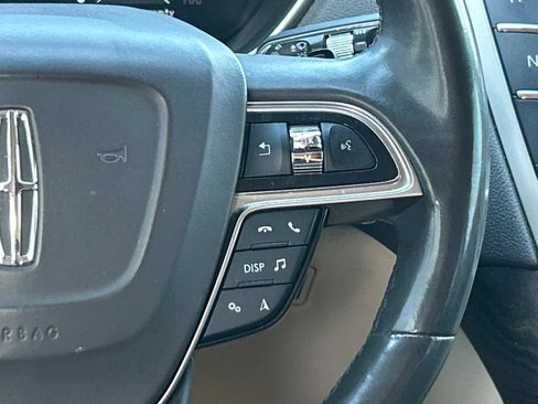 Used 2020 Lincoln Nautilus Reserve w/ Equipment Group 201A image 9