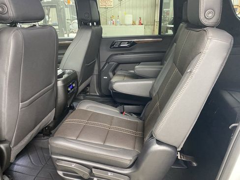 Certified 2025 Chevrolet Suburban High Country image 37