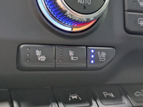 Used 2022 GMC Sierra 1500 Denali w/ Denali Reserve Package image 42