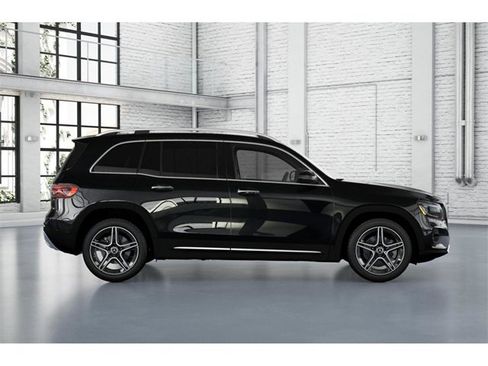 New 2026 Mercedes-Benz GLB 250 4MATIC image 2