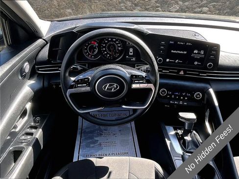 Used 2023 Hyundai Elantra SEL FWD image 5