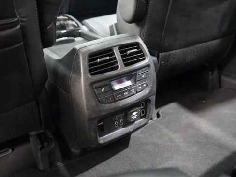 Used 2022 Honda Pilot Touring image 32