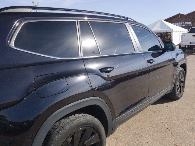 Used 2024 Volkswagen Atlas SE w/ Panoramic Sunroof Package FWD image 9