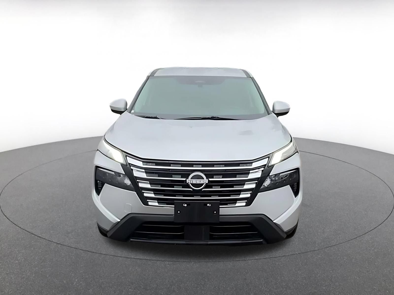 Used 2025 Nissan Rogue SV AWD/4WD image 4