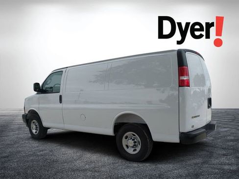 New 2025 Chevrolet Express 3500 w/ Driver Convenience Package RWD image 5
