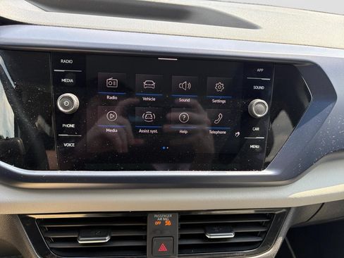 Certified 2023 Volkswagen Taos SE w/ Panoramic Sunroof Package AWD/4WD image 17