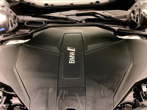 Certified 2023 BMW i7 xDrive60 AWD/4WD image 9