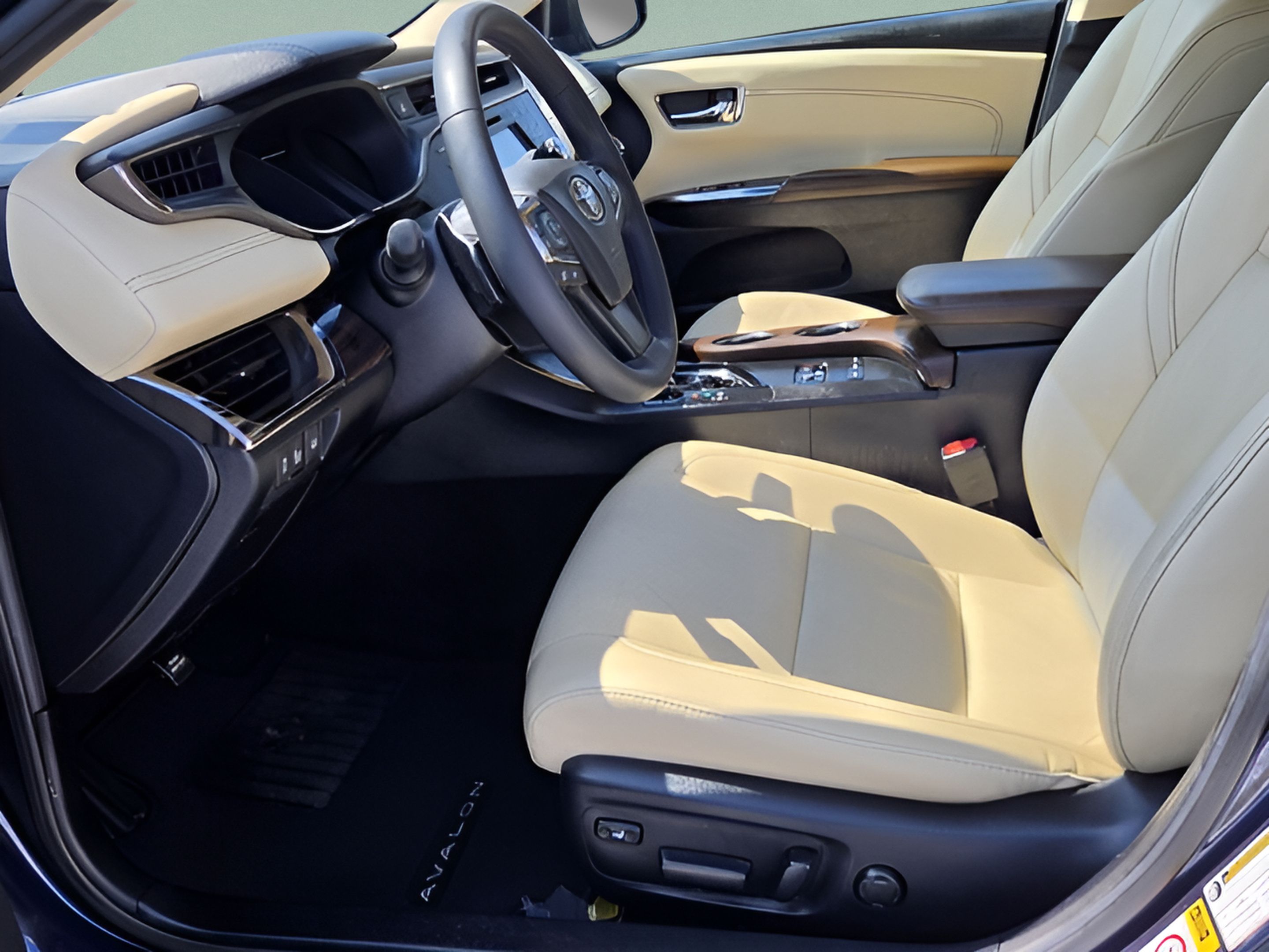 Used 2015 Toyota Avalon Limited FWD image 10