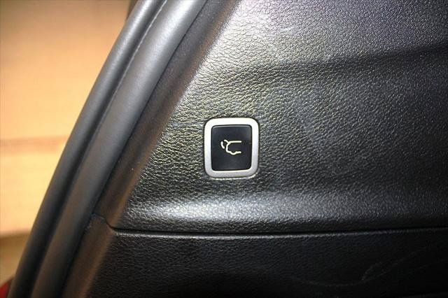 Certified 2025 Chrysler Pacifica Limited FWD image 40