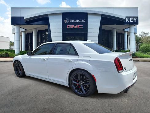 Used 2023 Chrysler 300 C RWD image 3