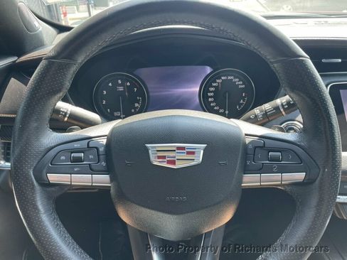 Used 2021 Cadillac XT4 Sport w/ Sun And Sound Package AWD/4WD image 11