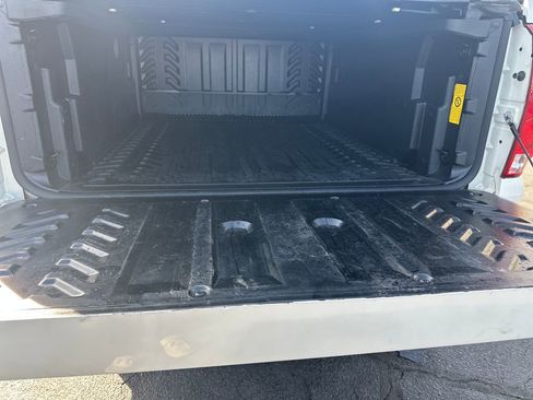 Used 2008 Cadillac Escalade EXT image 24