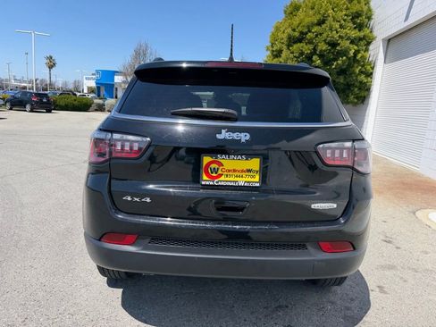 Used 2025 Jeep Compass Latitude AWD/4WD image 5