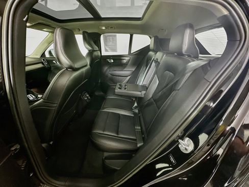 Used 2023 Volvo XC40 B5 Plus AWD/4WD image 28