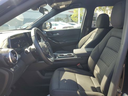 Used 2025 Chevrolet Equinox LT FWD image 12
