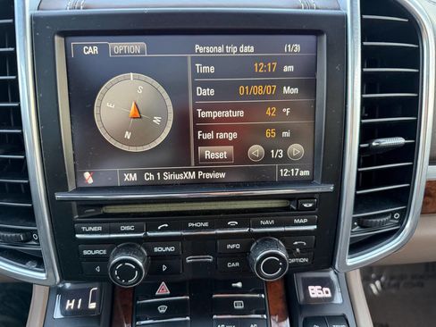 Used 2011 Porsche Cayenne S AWD/4WD image 15