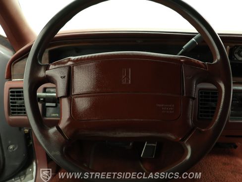 Used 1992 Oldsmobile Custom Cruiser RWD image 37