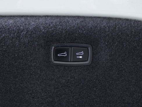 Used 2020 Porsche Taycan Turbo image 11