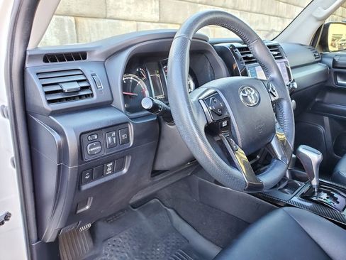 Used 2020 Toyota 4Runner TRD Off-Road Premium image 19