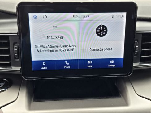 Used 2022 Ford Explorer XLT w/ Equipment Group 202A RWD image 15