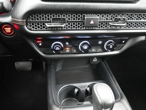Used 2025 Honda HR-V Sport image 30