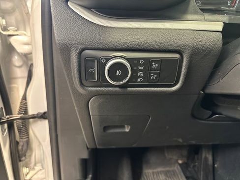 Used 2023 Ford Explorer XLT w/ Equipment Group 202A AWD/4WD image 18
