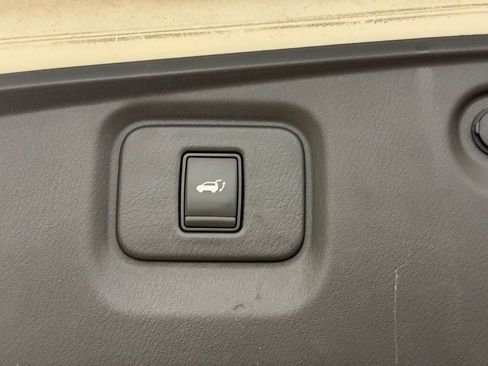 Used 2018 Nissan Pathfinder SL FWD image 24