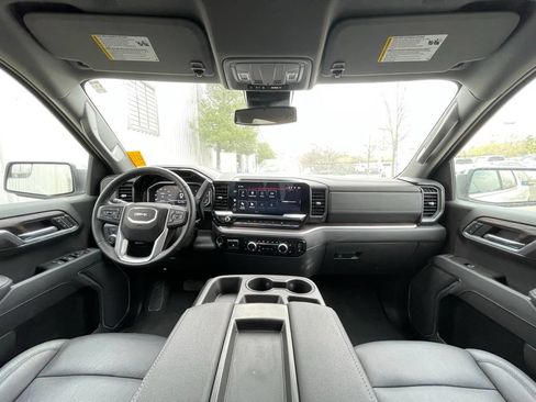 Used 2025 GMC Sierra 1500 SLT AWD/4WD image 29