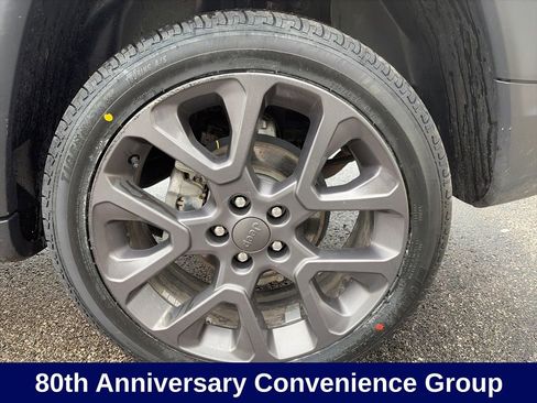 Used 2021 Jeep Compass Latitude w/ Sun and Sound Group AWD/4WD image 5