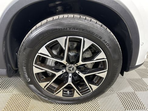 Used 2025 Mercedes-Benz GLC 350e GLC 350e image 25