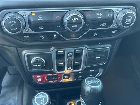 Used 2018 Jeep Wrangler Unlimited Rubicon image 26