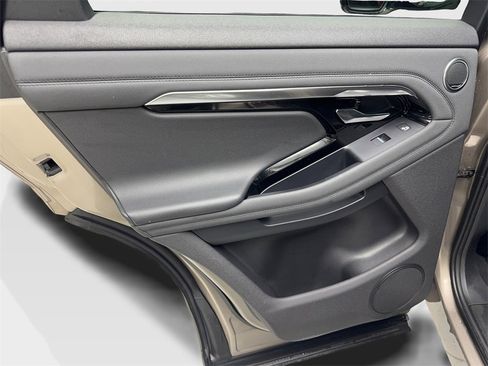 Used 2021 Land Rover Range Rover Evoque R-Dynamic SE image 37