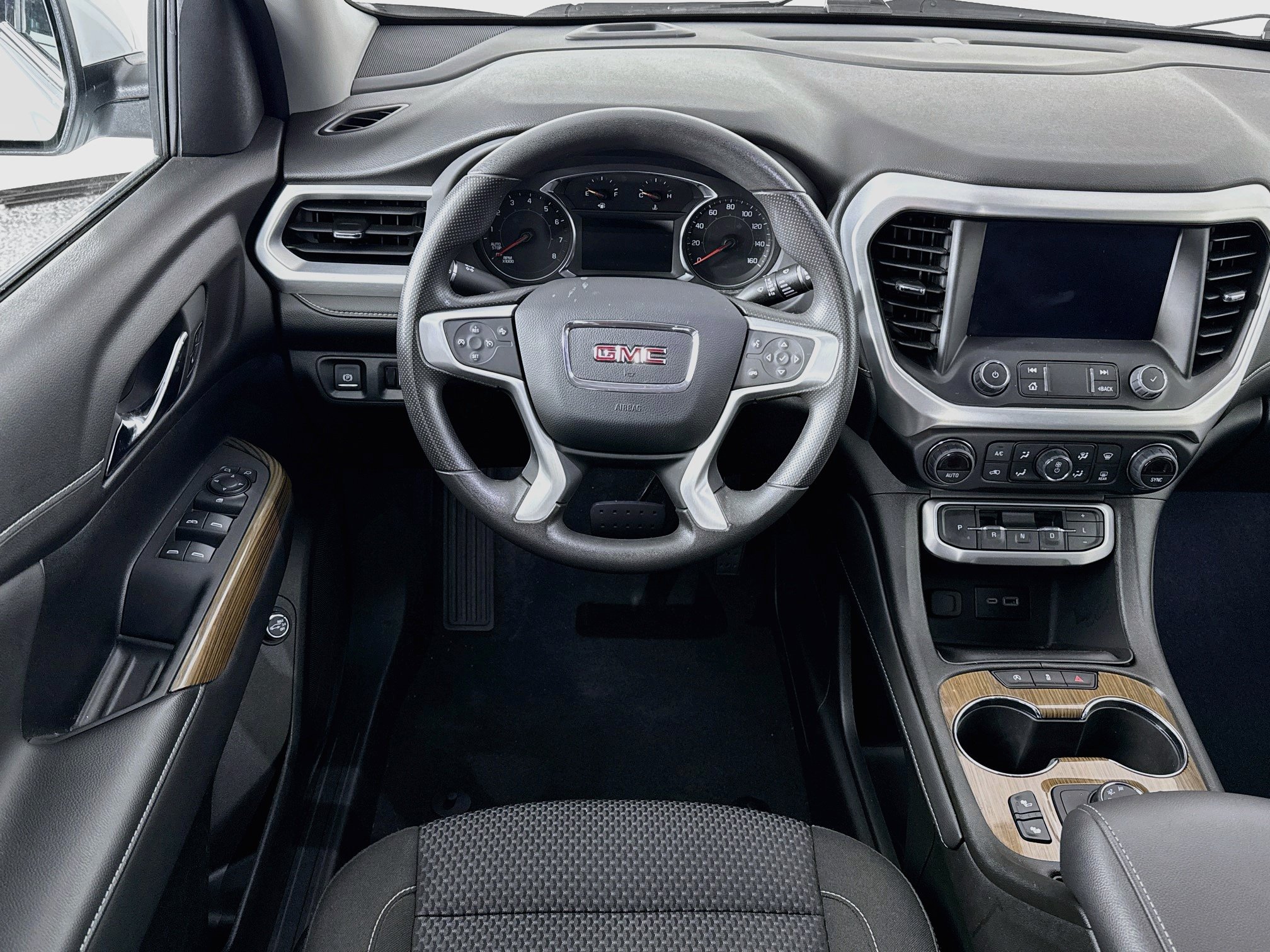 Used 2023 GMC Acadia SLE w/ Driver Convenience Package FWD image 21