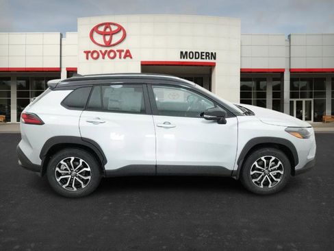 New 2026 Toyota Corolla Cross SE image 25