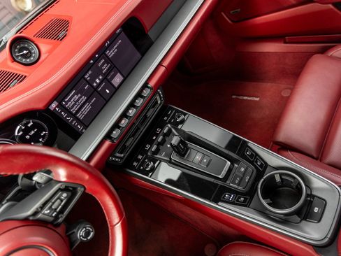 Certified 2021 Porsche 911 Carrera RWD image 29