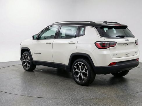 Used 2025 Jeep Compass Limited AWD/4WD image 6